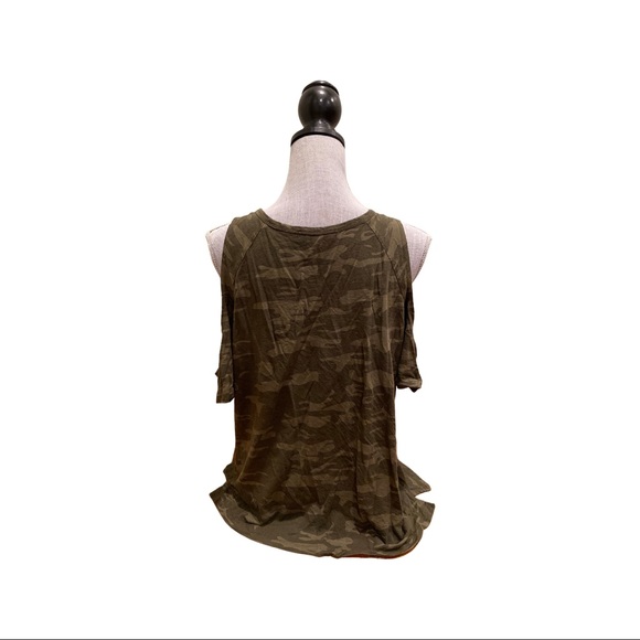Cold shoulder, camo tshirt from Sanctuary - Picture 2 of 3